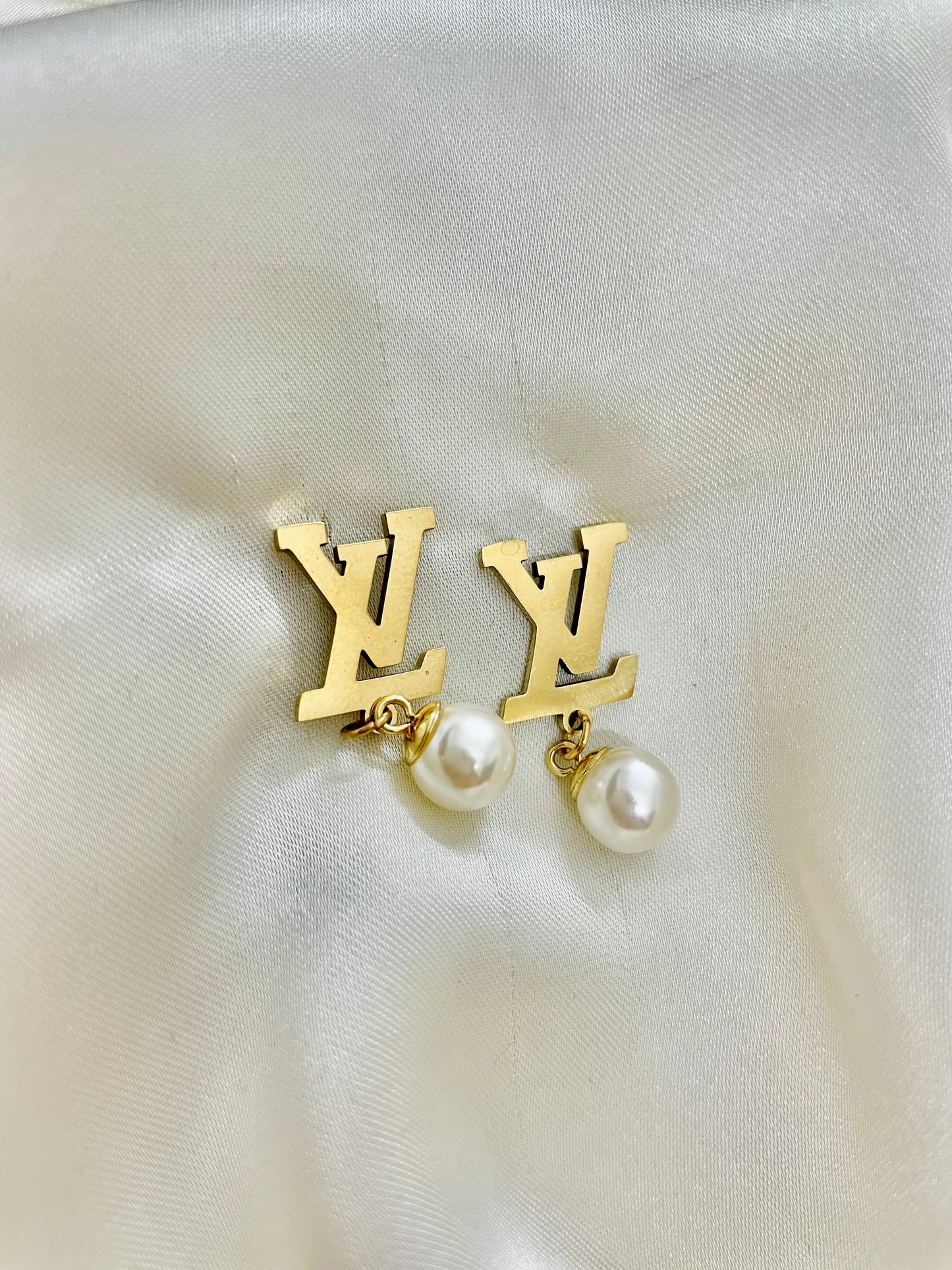 LUXURY PEARL EARRINGS