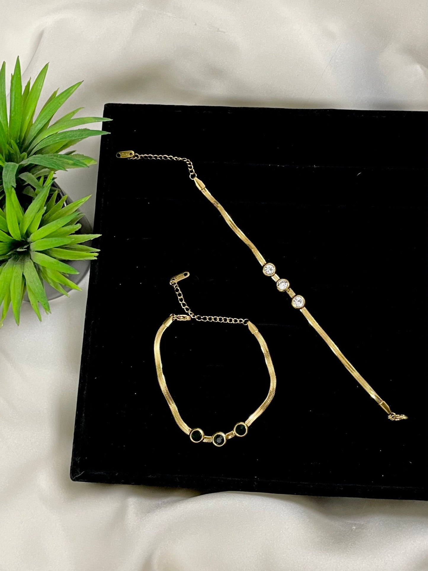 SNAKE CHAIN STONE BRACELET